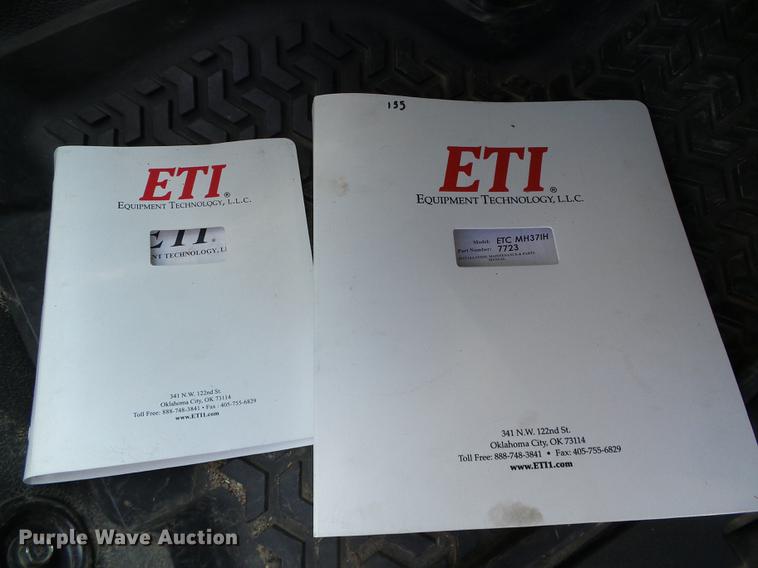 image for item DD5783 2011 Dodge Ram 5500 bucket truck