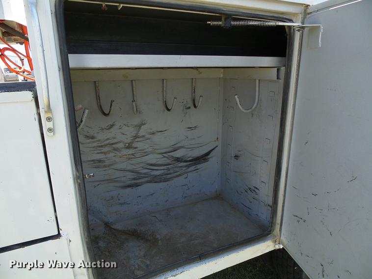 image for item DD5783 2011 Dodge Ram 5500 bucket truck