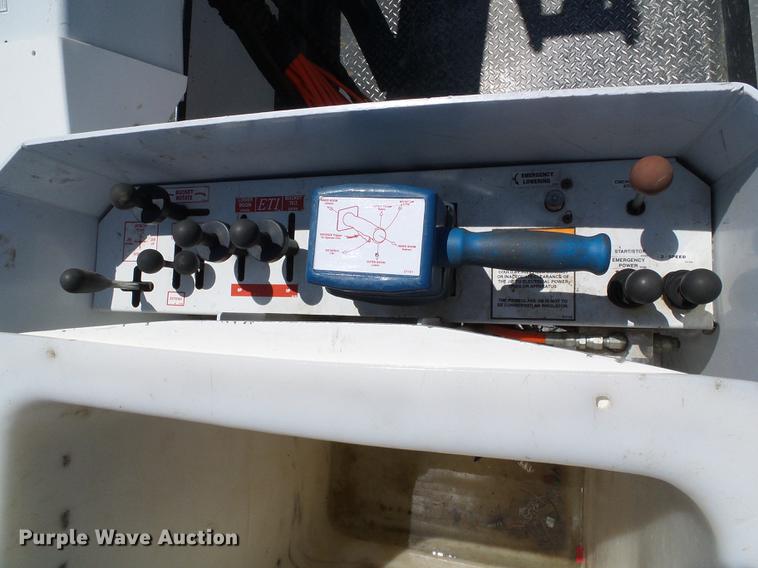 image for item DD5783 2011 Dodge Ram 5500 bucket truck