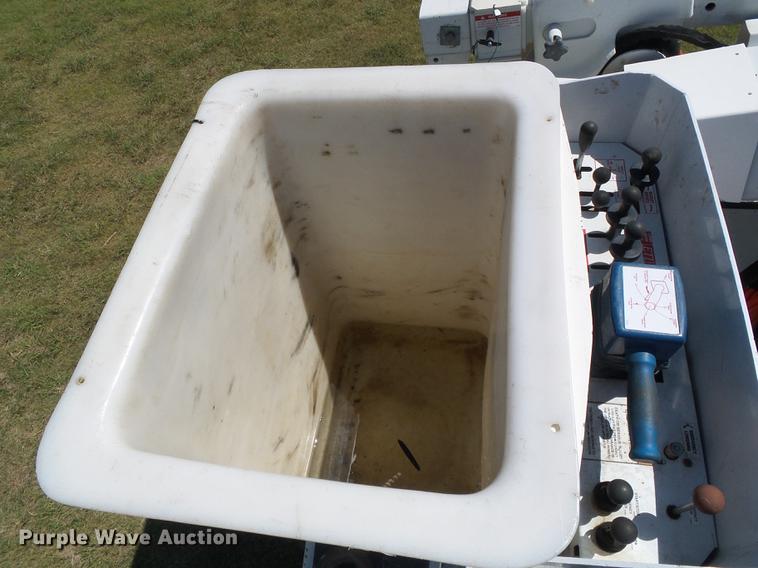 image for item DD5783 2011 Dodge Ram 5500 bucket truck