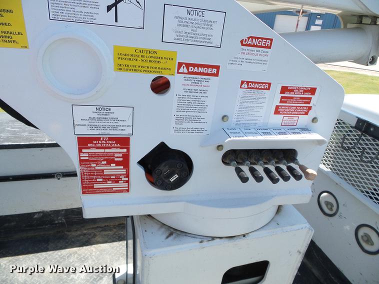 image for item DD5783 2011 Dodge Ram 5500 bucket truck