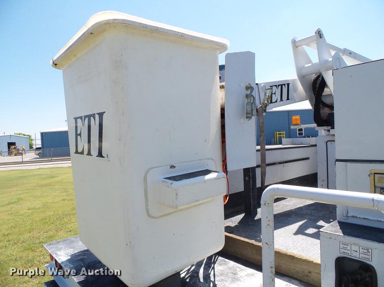 image for item DD5783 2011 Dodge Ram 5500 bucket truck