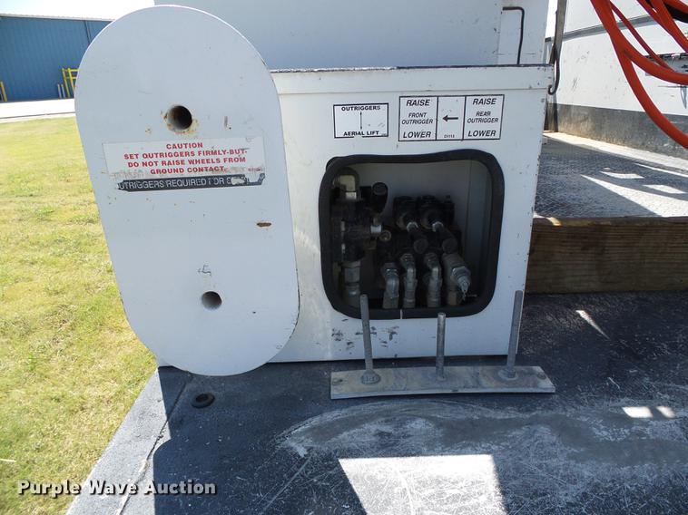 image for item DD5783 2011 Dodge Ram 5500 bucket truck