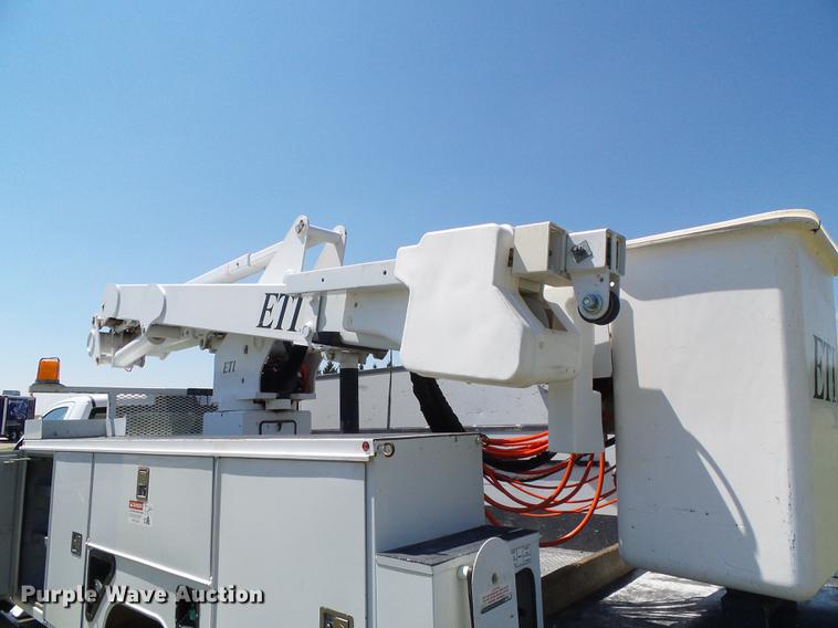 image for item DD5783 2011 Dodge Ram 5500 bucket truck