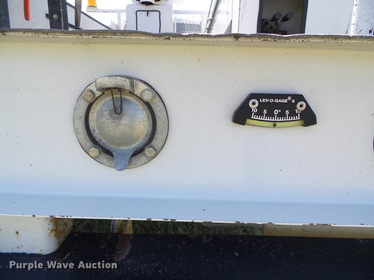 image for item DD5783 2011 Dodge Ram 5500 bucket truck