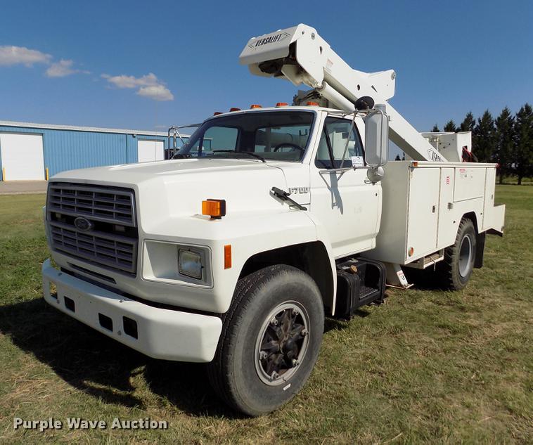 image for item DD5784 1994 Ford F700 bucket truck
