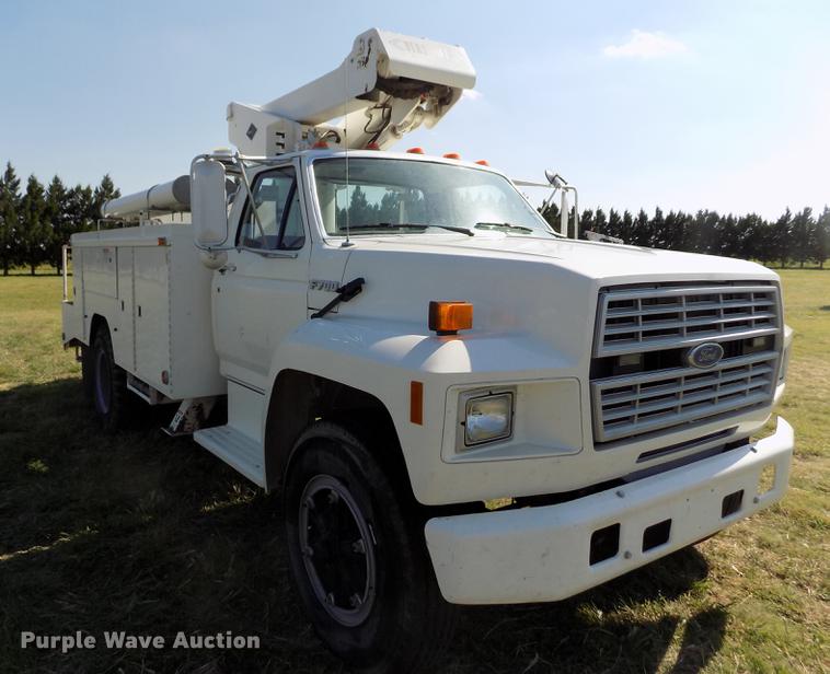 image for item DD5784 1994 Ford F700 bucket truck