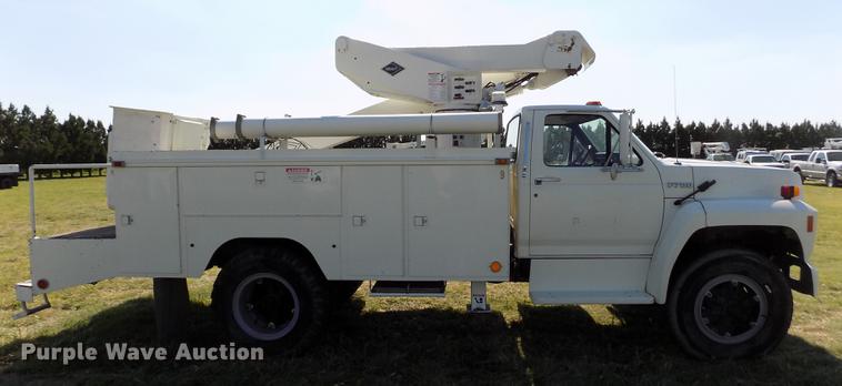 image for item DD5784 1994 Ford F700 bucket truck