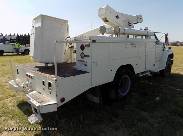 image for item DD5784 1994 Ford F700 bucket truck