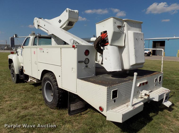 image for item DD5784 1994 Ford F700 bucket truck