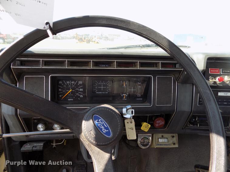 image for item DD5784 1994 Ford F700 bucket truck