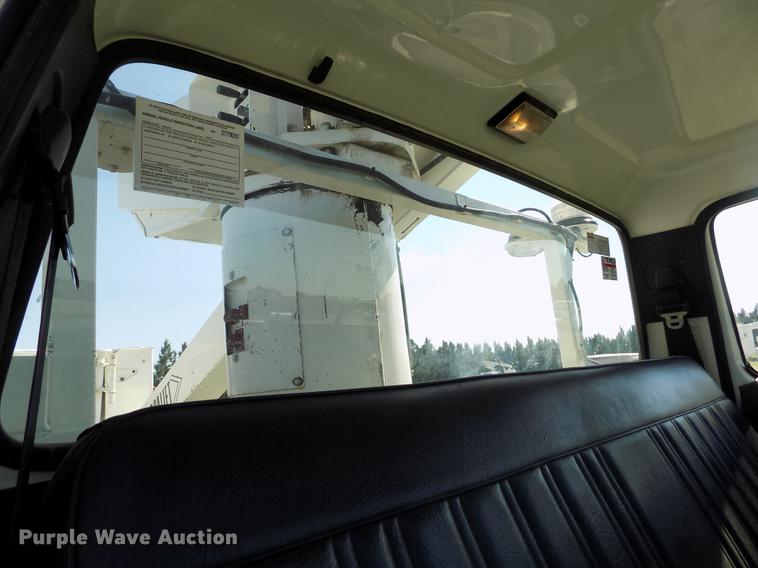 image for item DD5784 1994 Ford F700 bucket truck