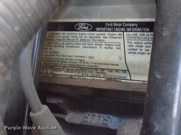 image for item DD5784 1994 Ford F700 bucket truck