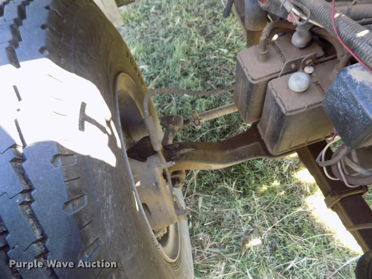 image for item DD5784 1994 Ford F700 bucket truck