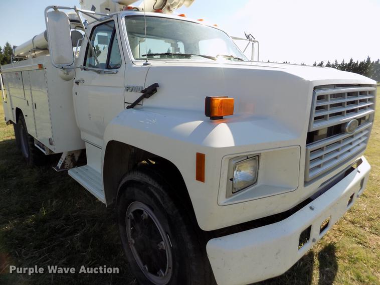 image for item DD5784 1994 Ford F700 bucket truck