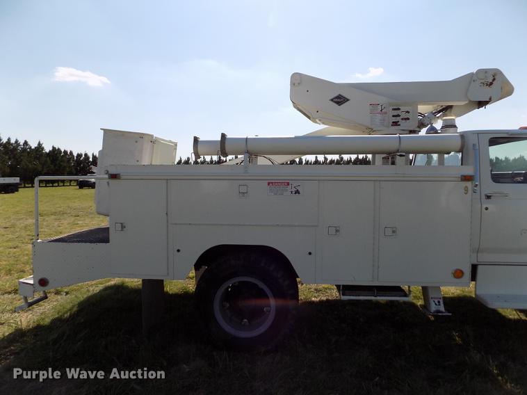image for item DD5784 1994 Ford F700 bucket truck
