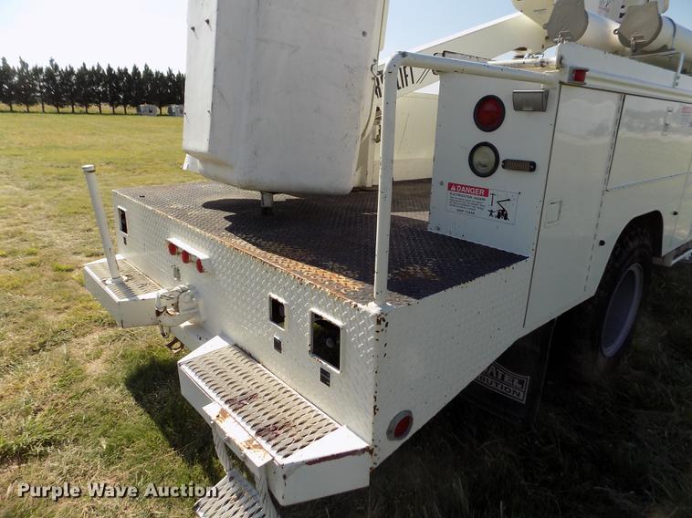 image for item DD5784 1994 Ford F700 bucket truck