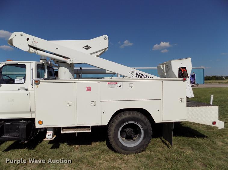 image for item DD5784 1994 Ford F700 bucket truck