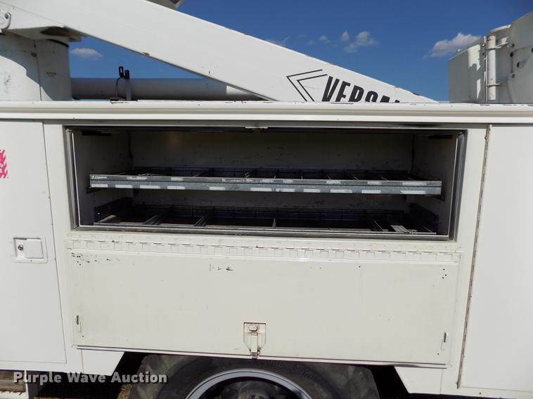 image for item DD5784 1994 Ford F700 bucket truck