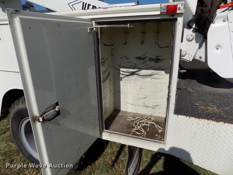 image for item DD5784 1994 Ford F700 bucket truck