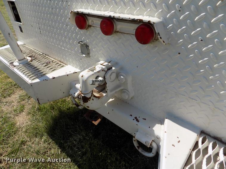 image for item DD5784 1994 Ford F700 bucket truck