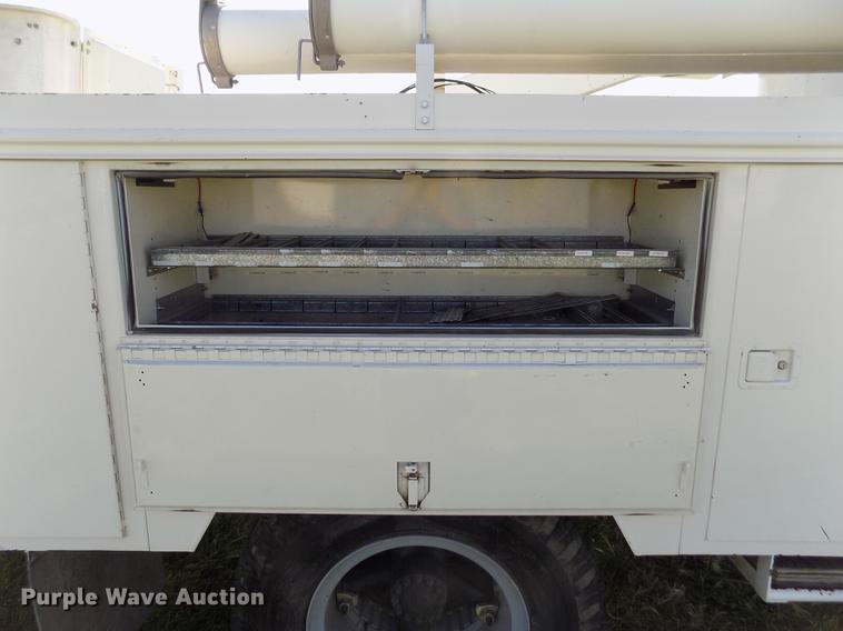 image for item DD5784 1994 Ford F700 bucket truck