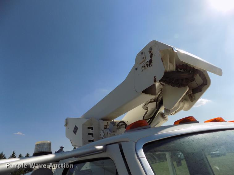 image for item DD5784 1994 Ford F700 bucket truck