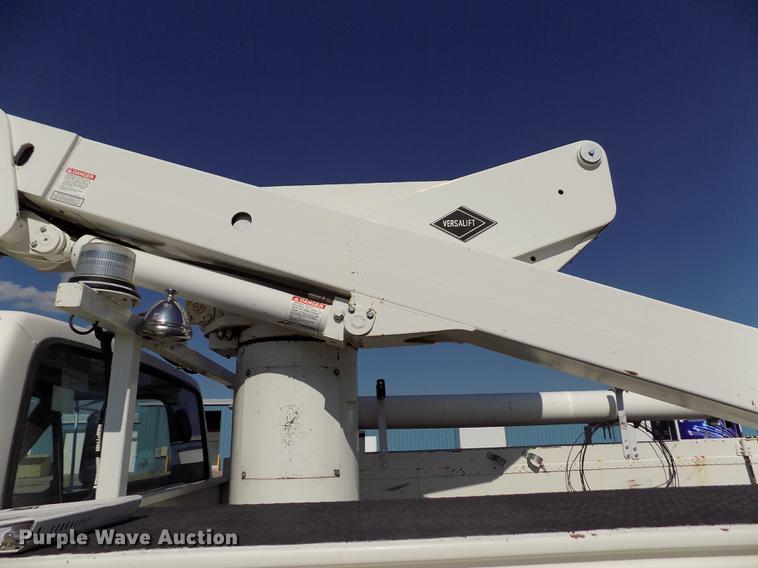 image for item DD5784 1994 Ford F700 bucket truck