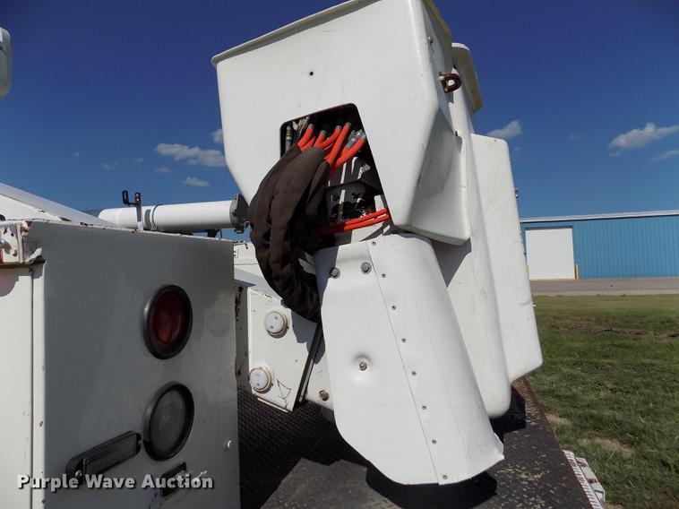 image for item DD5784 1994 Ford F700 bucket truck