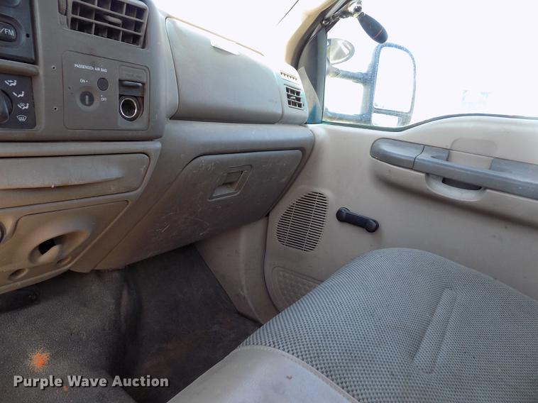 image for item DD5785 2004 Ford F450 Super Duty XL bucket truck