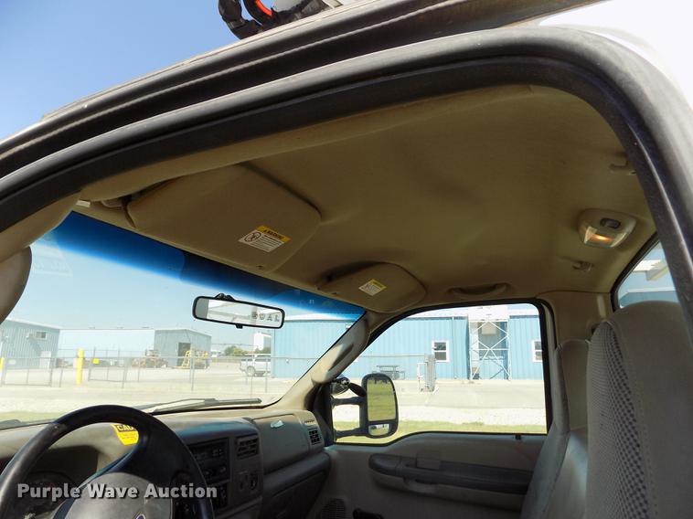 image for item DD5785 2004 Ford F450 Super Duty XL bucket truck