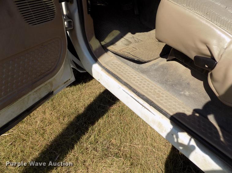 image for item DD5785 2004 Ford F450 Super Duty XL bucket truck