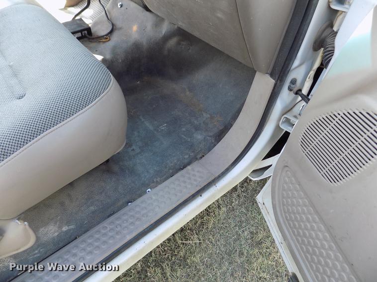 image for item DD5785 2004 Ford F450 Super Duty XL bucket truck