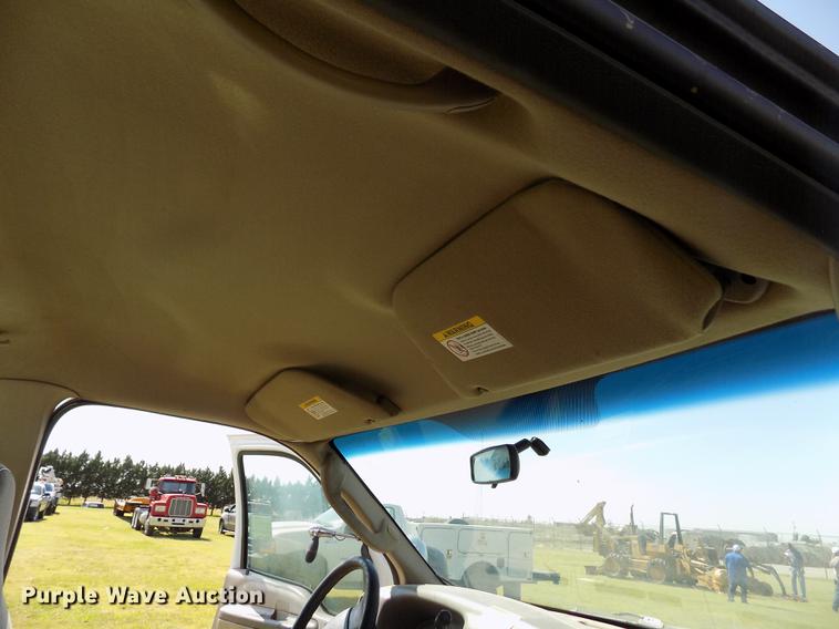 image for item DD5785 2004 Ford F450 Super Duty XL bucket truck