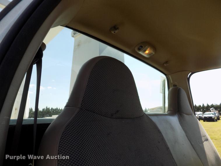 image for item DD5785 2004 Ford F450 Super Duty XL bucket truck