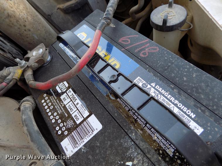 image for item DD5785 2004 Ford F450 Super Duty XL bucket truck