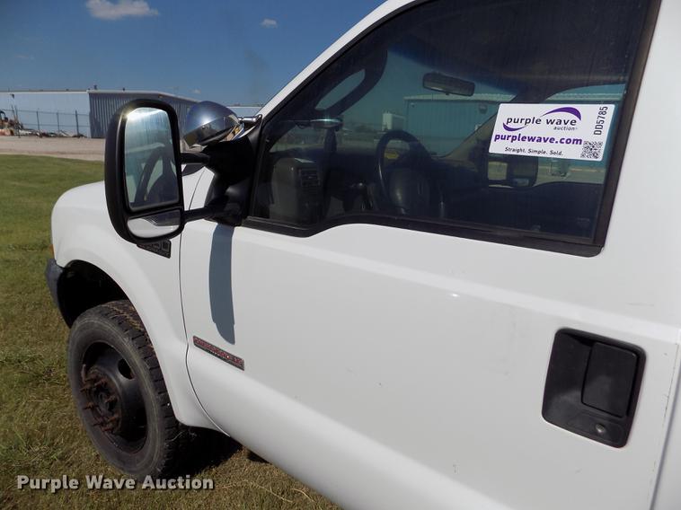 image for item DD5785 2004 Ford F450 Super Duty XL bucket truck