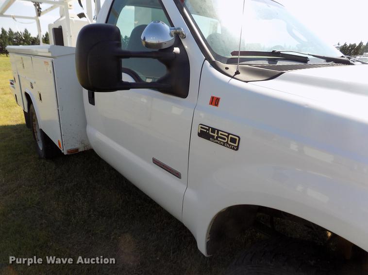 image for item DD5785 2004 Ford F450 Super Duty XL bucket truck