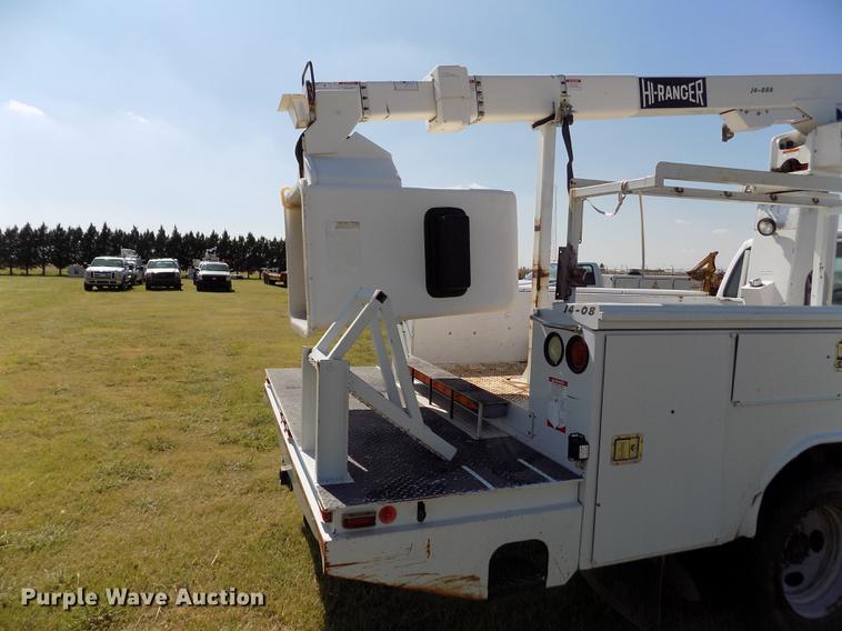 image for item DD5785 2004 Ford F450 Super Duty XL bucket truck