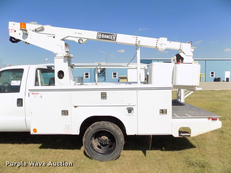 image for item DD5785 2004 Ford F450 Super Duty XL bucket truck