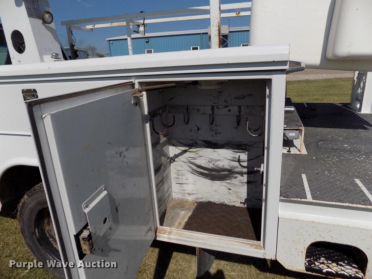 image for item DD5785 2004 Ford F450 Super Duty XL bucket truck