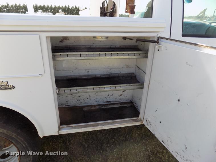 image for item DD5785 2004 Ford F450 Super Duty XL bucket truck