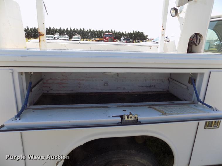 image for item DD5785 2004 Ford F450 Super Duty XL bucket truck