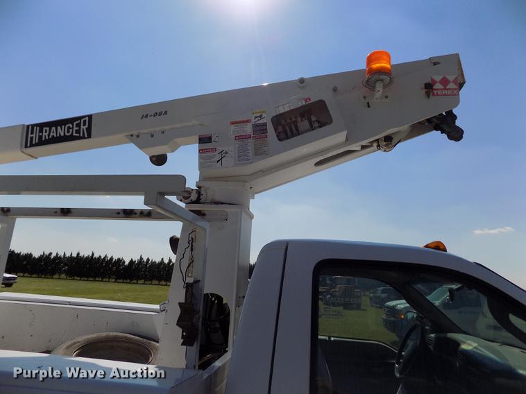 image for item DD5785 2004 Ford F450 Super Duty XL bucket truck