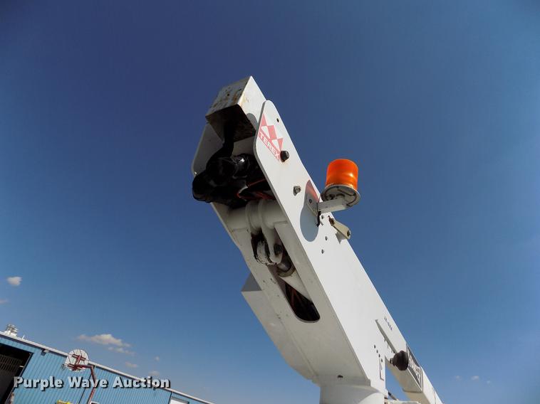 image for item DD5785 2004 Ford F450 Super Duty XL bucket truck