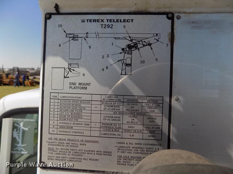 image for item DD5785 2004 Ford F450 Super Duty XL bucket truck