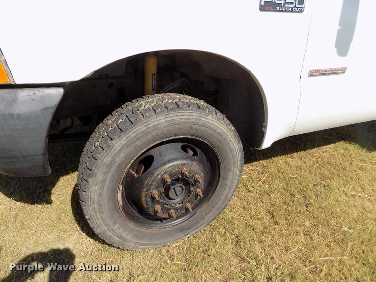 image for item DD5785 2004 Ford F450 Super Duty XL bucket truck