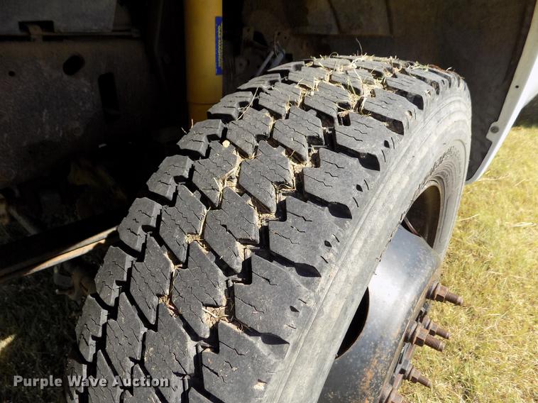 image for item DD5785 2004 Ford F450 Super Duty XL bucket truck