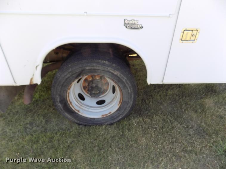 image for item DD5785 2004 Ford F450 Super Duty XL bucket truck
