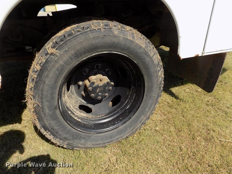 image for item DD5785 2004 Ford F450 Super Duty XL bucket truck